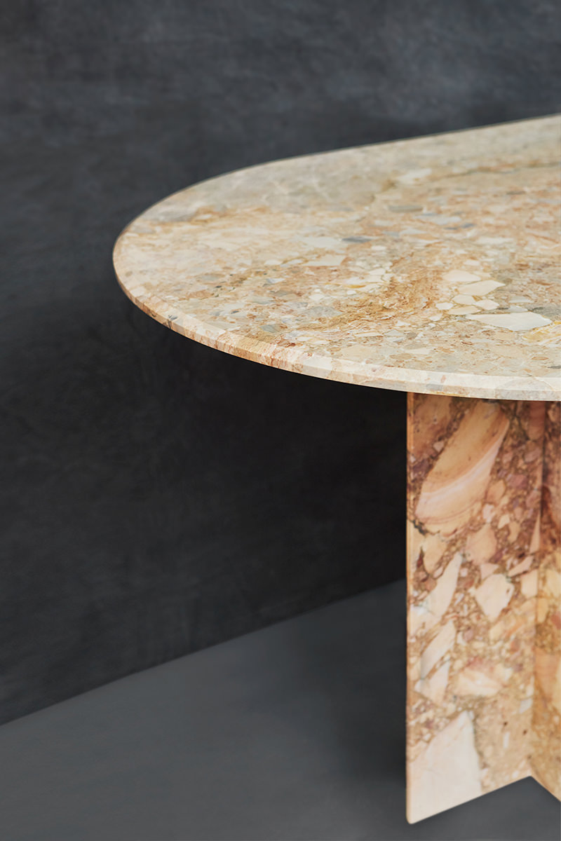 NM3 Breccia Arlecchina dining table